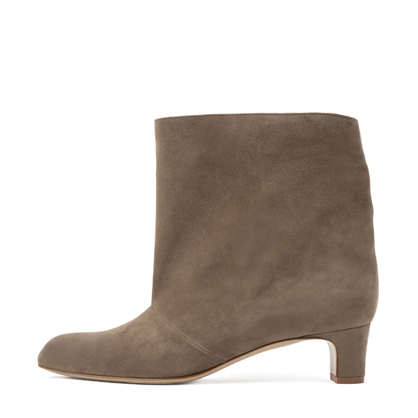 6923_bass_cam087_3_600x600_cro