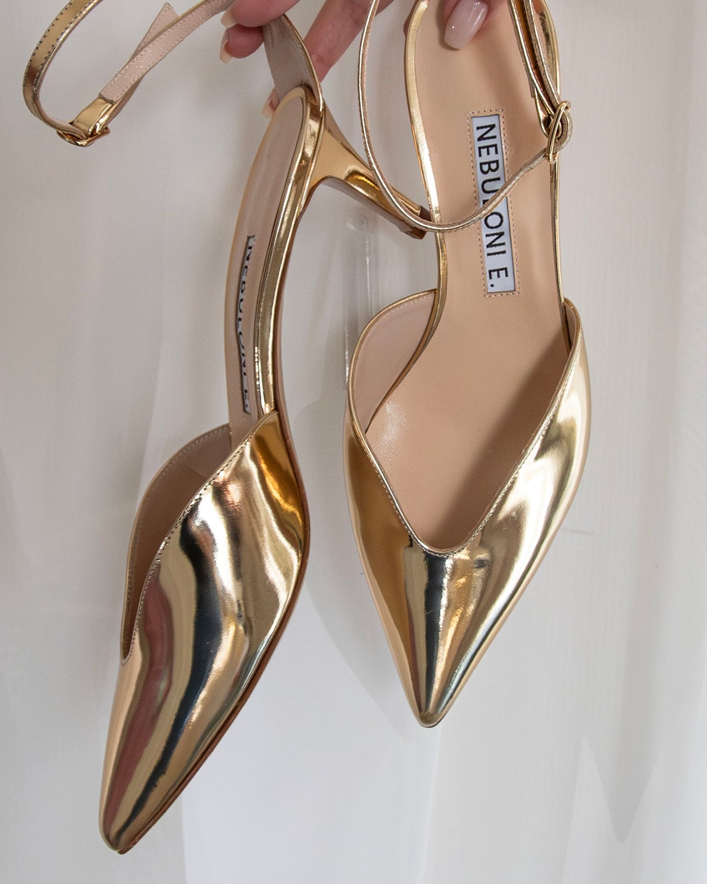 一部予約】アンクルストラップパンプス 7305/AGU/GOLD – NEBULONI E.